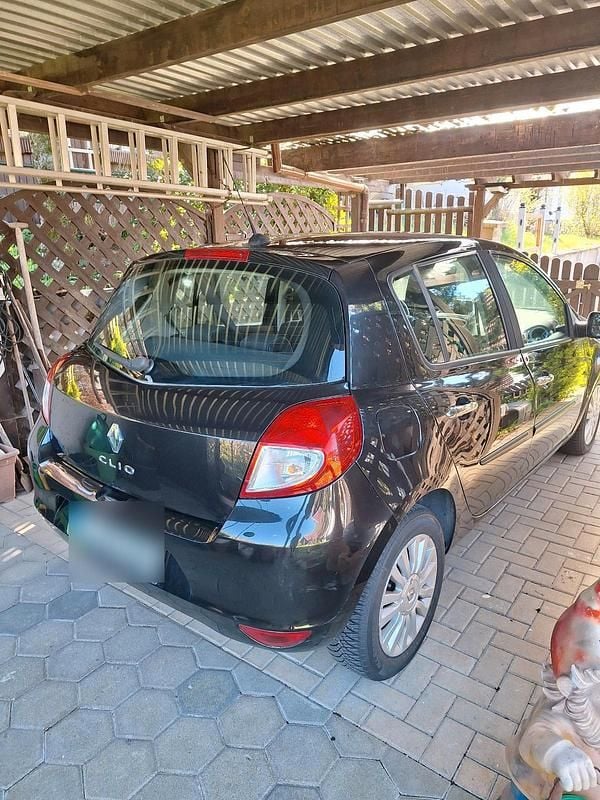 Używany Renault Clio III 100 KM (73 kW) 2009 Czarny Hatchback