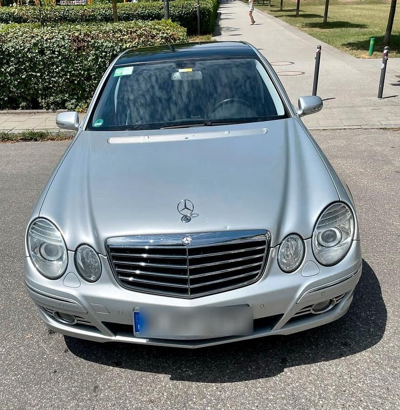 Silber Gebraucht 2007 Mercedes E280 Avantgarde Limousine | 6.900 € (Fairer Preis) - Bild 1/4