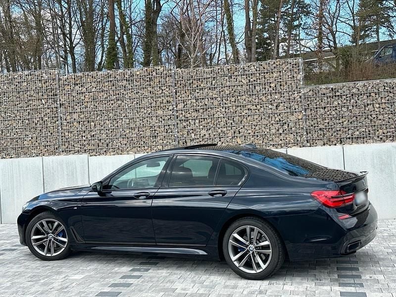Gebraucht BMW 730 Comfort Edition 265 PS (194 kW) 2017 Blau Limousine