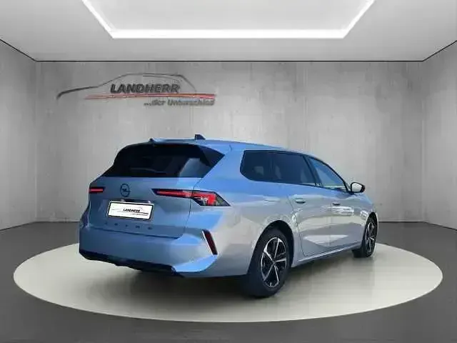 Gebraucht Opel Astra 131 PS (96 kW) 2024 Silber Kleinwagen