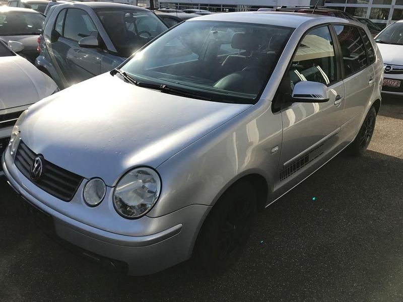 Gebraucht VW Polo Comfortline 75 PS (55 kW) 2004 Silber Limousine