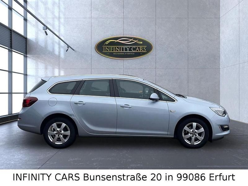 Gebraucht Opel Astra Exklusiv 140 PS (102 kW) 2015 Silber Kombi