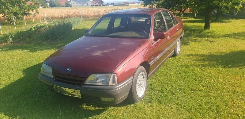 Rot Gebraucht 1989 Opel Omega Limousine | 6.300 € - Bild 1/4