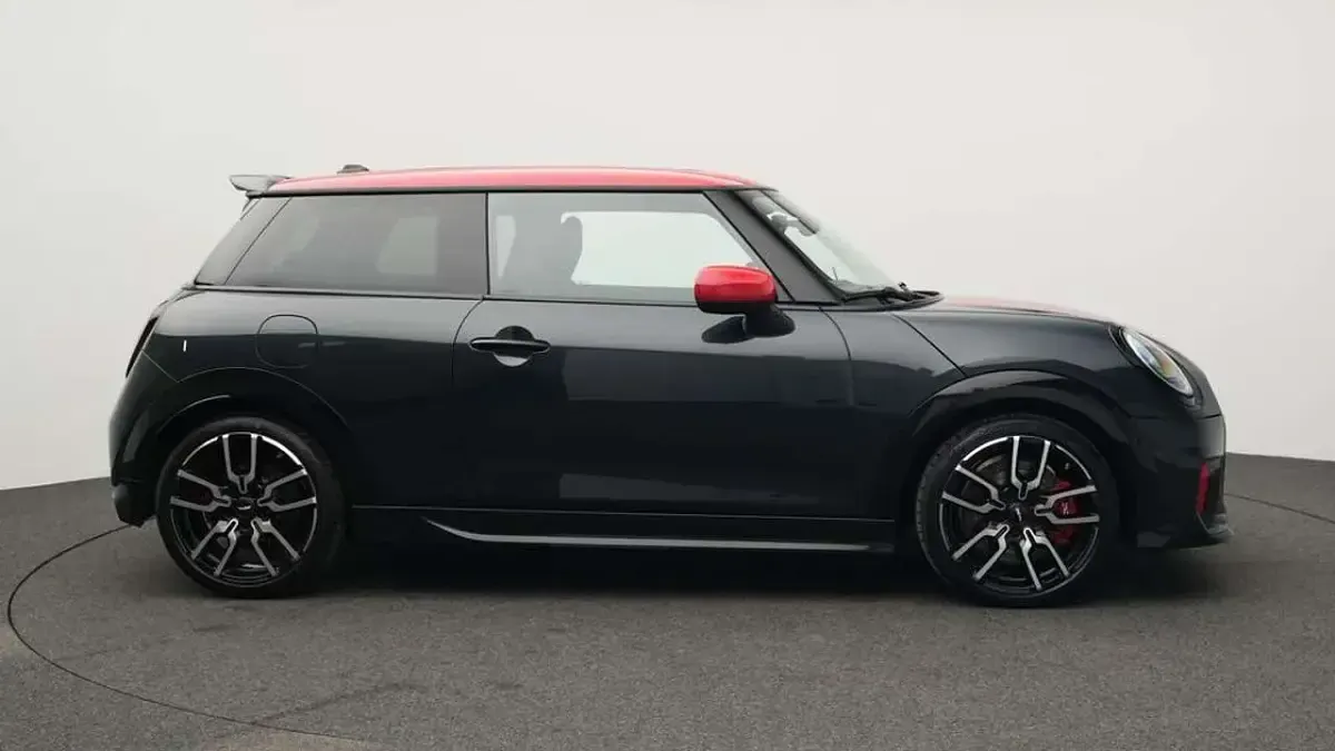 Gebraucht Mini John Cooper Works 231 PS (169 kW) 2025 Grau Kleinwagen