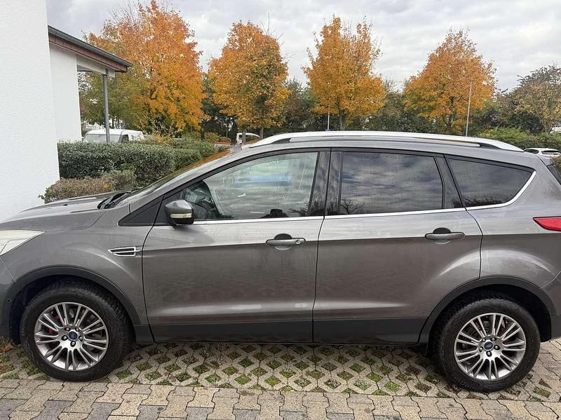 Grau Gebraucht 2013 Ford Kuga Titanium SUV | 10.500 € (Fairer Preis) - Bild 1/4
