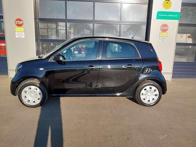 Gebraucht Smart ForFour Passion 71 PS (52 kW) 2016 Schwarz Kleinwagen