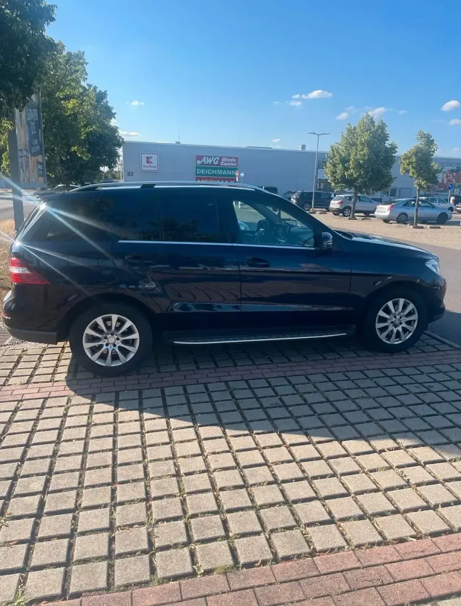 Gebraucht Mercedes ML250 204 PS (150 kW) 2013 Blau SUV