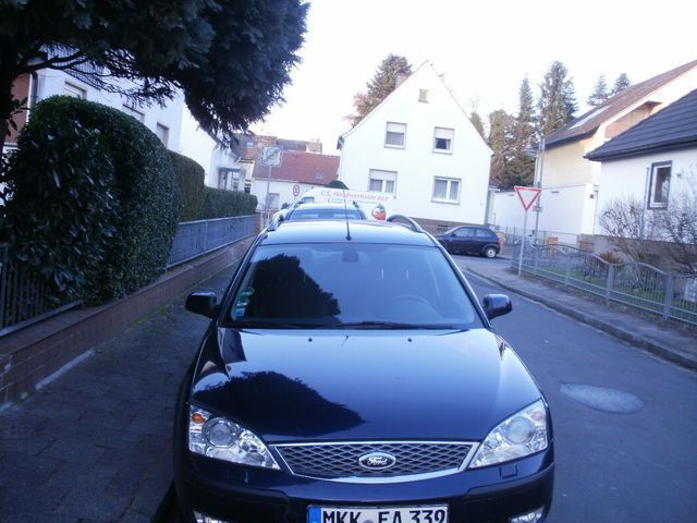 Gebraucht Ford Mondeo Titanium 131 PS (96 kW) 2006 Blau metallic Kombi