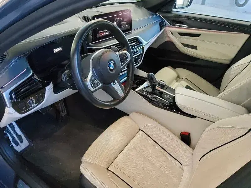 Gebraucht BMW M550 Performance 530 PS (389 kW) 2023 Grau Limousine