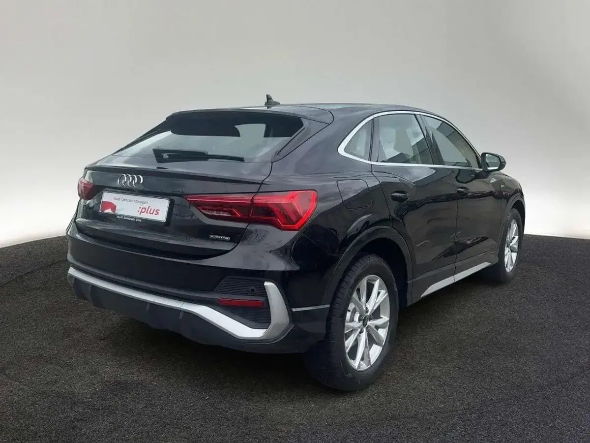 Gebraucht Audi Q3 S-Line 150 PS (110 kW) 2023 Mythosschwarz metallic SUV
