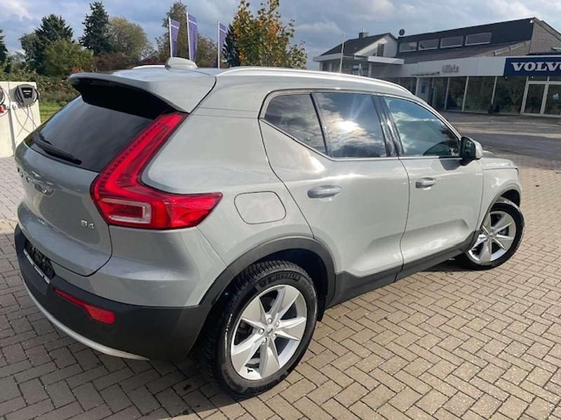 Gebraucht Volvo XC40 Core 197 PS (144 kW) 2024 Vapour grey SUV