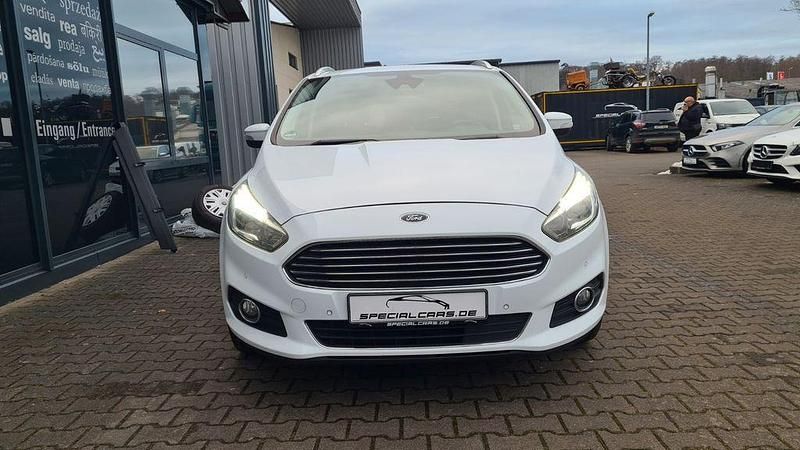 Gebraucht Ford S-MAX Titanium 160 PS (117 kW) 2018 Weiß Van / Kleinbus
