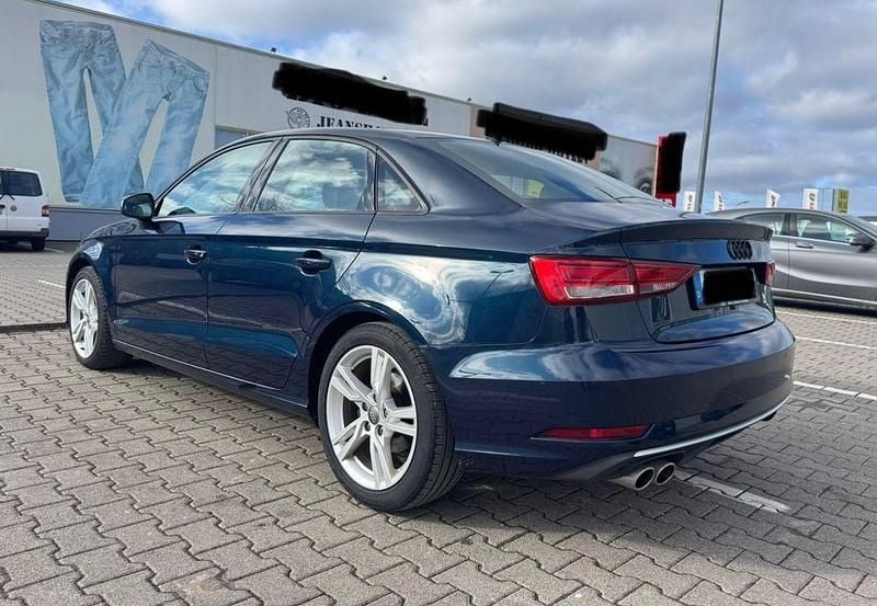 Gebraucht Audi A3 Sport 150 PS (110 kW) 2019 Blau Limousine