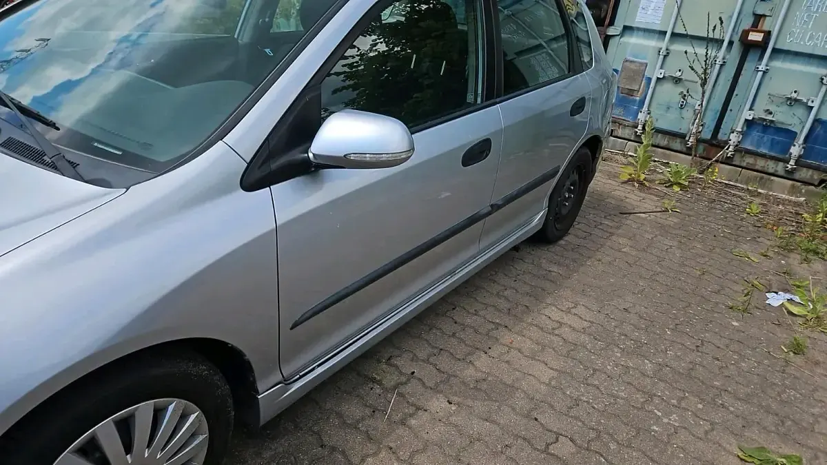 Gebraucht Honda Civic 90 PS (66 kW) 2005 Silber Limousine