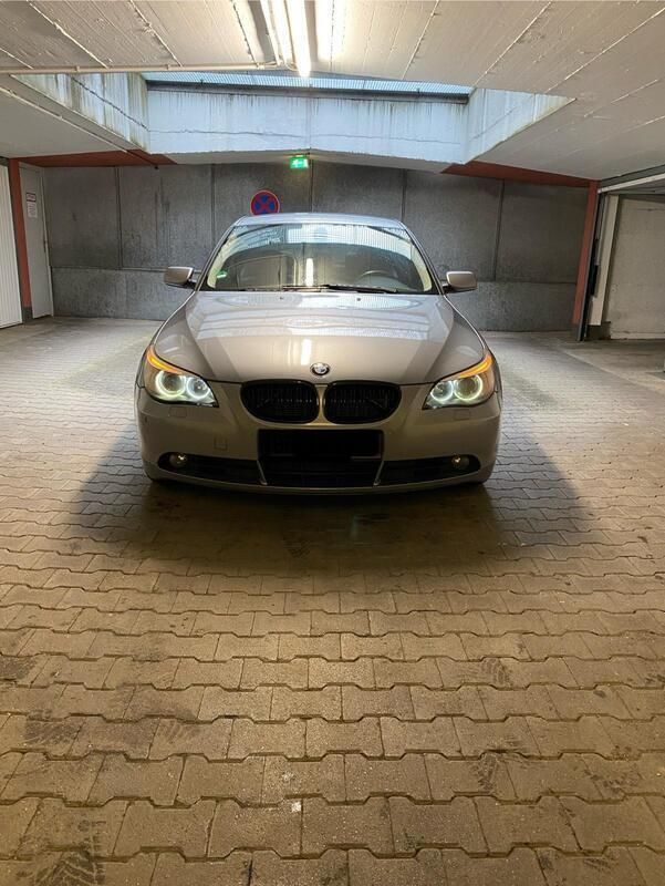 Grau Gebraucht 2006 BMW 530 Limousine | 4.250 € (Superpreis) - Bild 1/4