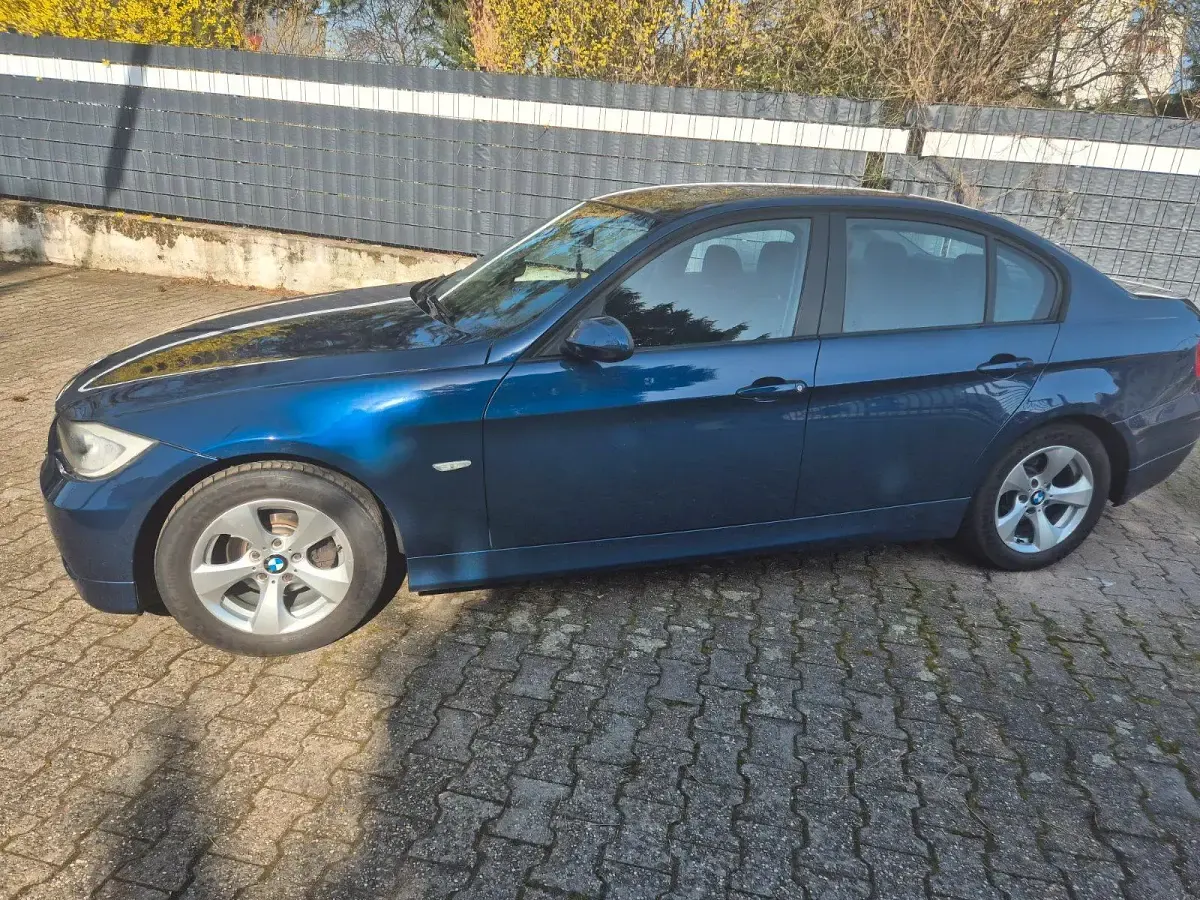 Gebraucht BMW 320 Sport Line 150 PS (110 kW) 2005 Blau Limousine