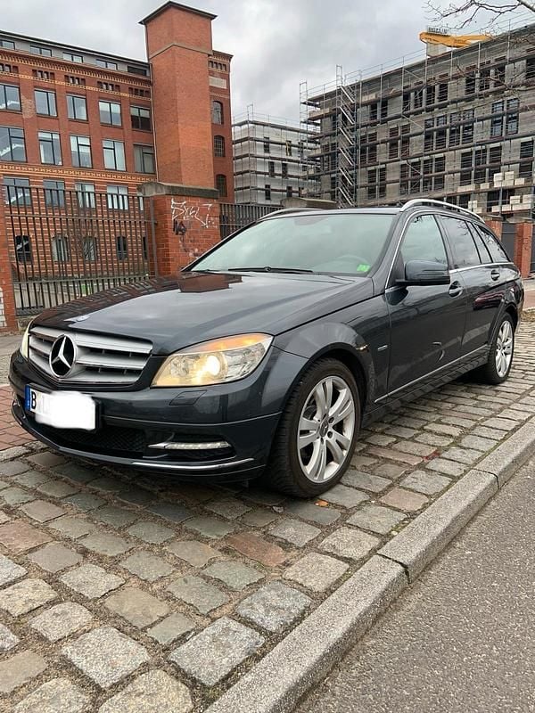 Grau Gebraucht 2012 Mercedes C220 Avantgarde Kombi | 6.399 € - Bild 1/4