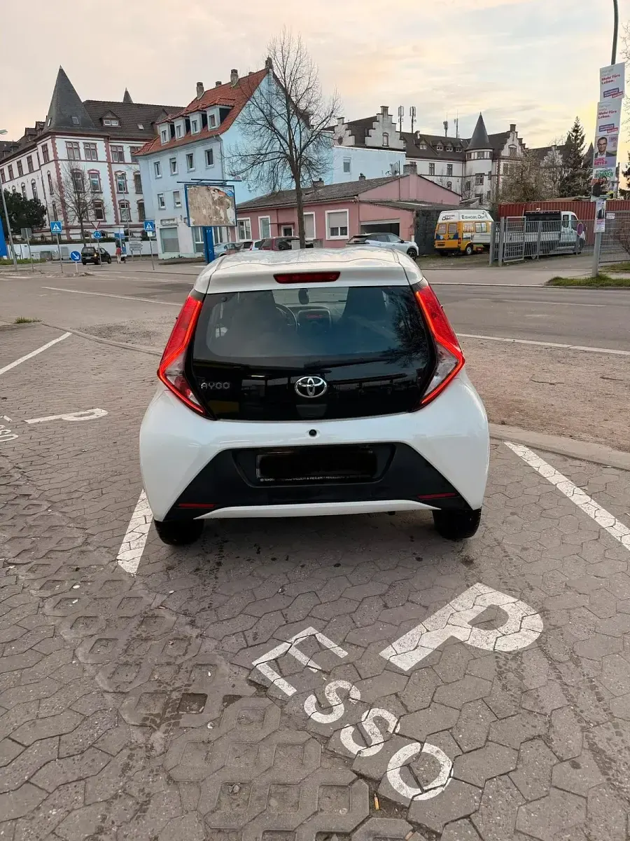 Second-hand Toyota Aygo 75 CP (55 kW) 2019 Gri Hatchback