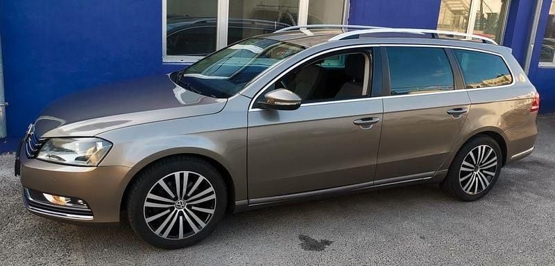 Gebraucht VW Passat 140 PS (102 kW) 2012 Grau Kombi