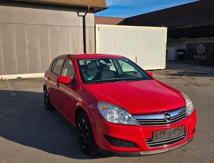Gebraucht Opel Astra Edition 90 PS (66 kW) 2009 Rot Limousine