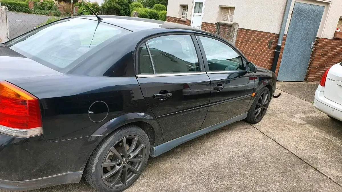 Gebraucht Opel Vectra 122 PS (89 kW) 2003 Schwarz Limousine