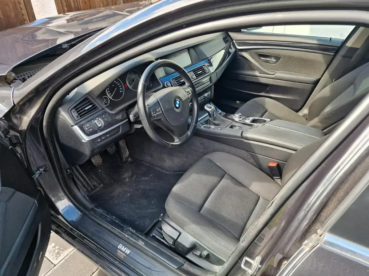 Gebraucht BMW 520 184 PS (135 kW) 2010 Grau Kombi