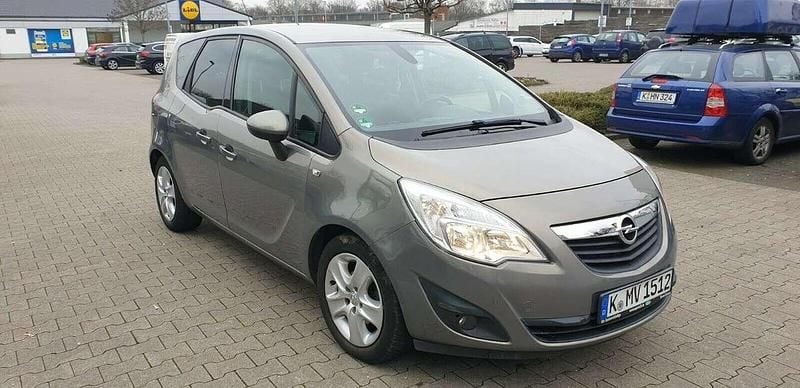 Braun Gebraucht 2010 Opel Meriva Design Edition Van / Kleinbus | 3.000 € (Superpreis) - Bild 1/4
