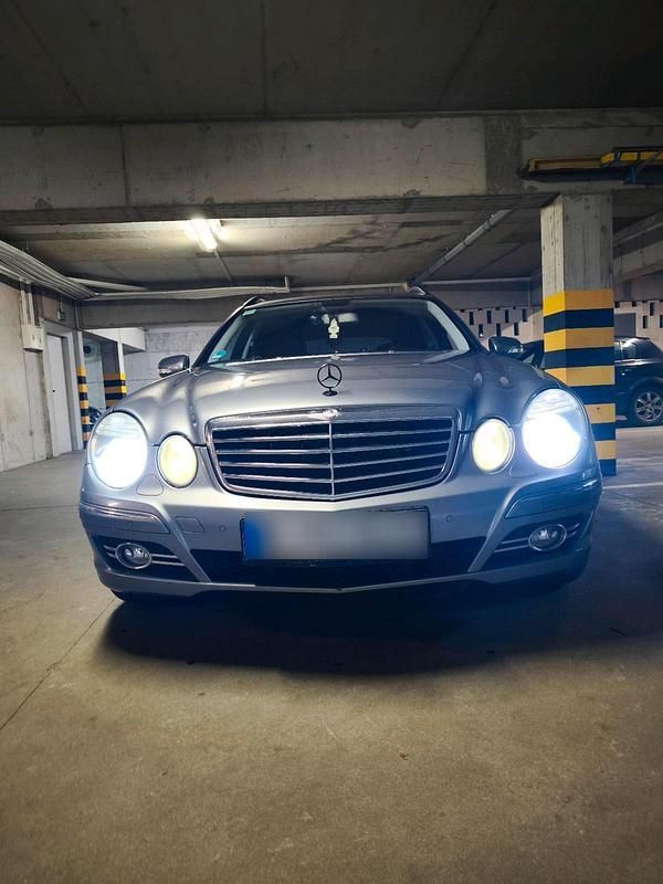 Gebraucht Mercedes E280 190 PS (139 kW) 2008 Grau Kombi