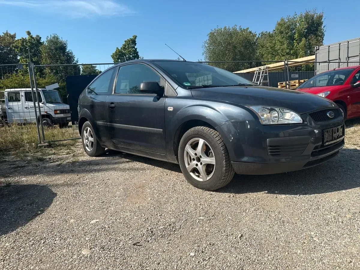 Gebraucht Ford Focus 100 PS (73 kW) 2006 Grau Kleinwagen