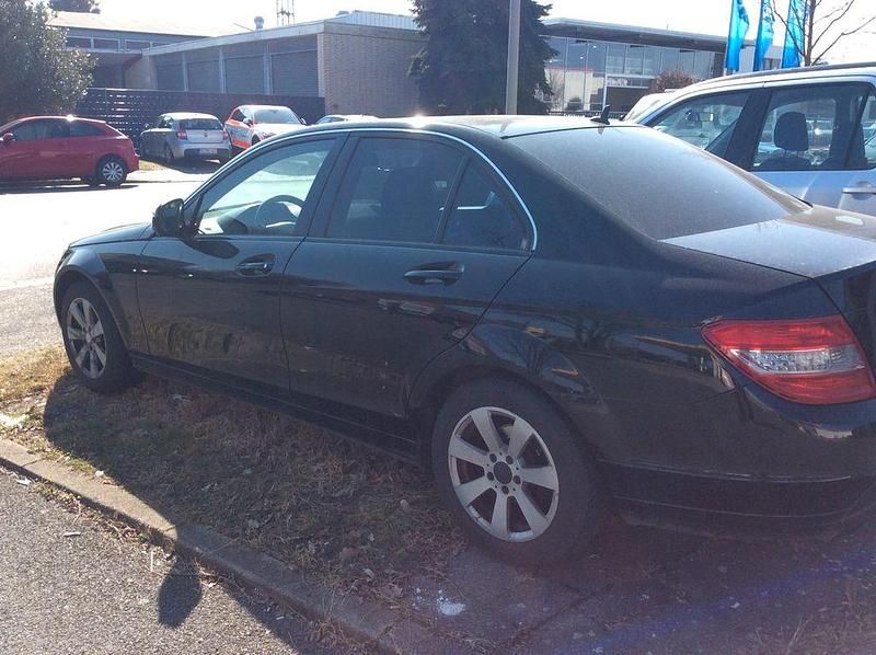 Gebraucht Mercedes C200 150 PS (110 kW) 2008 Schwarz Limousine