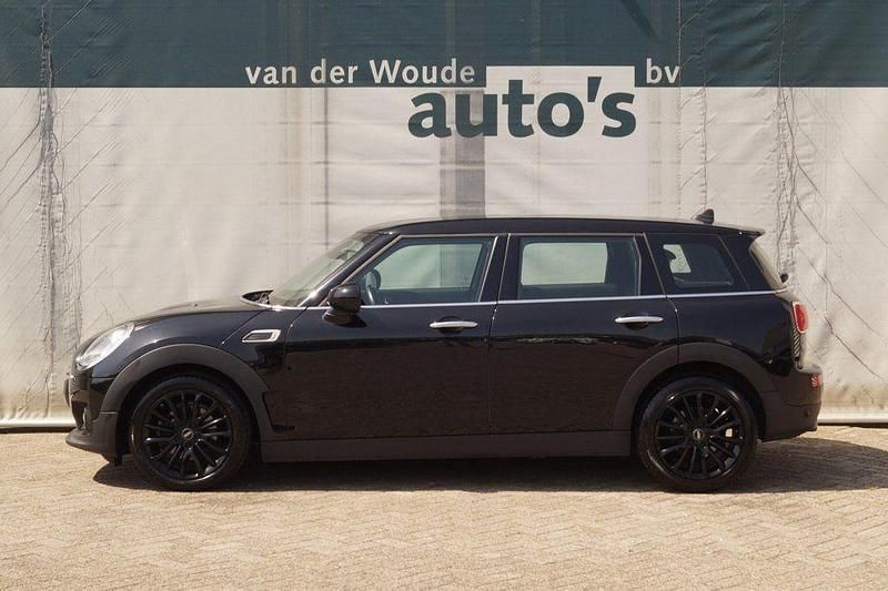 Schwarz Gebraucht 2019 Mini Cooper Clubman Business Kombi | 12.042 € (Fairer Preis) - Bild 1/4