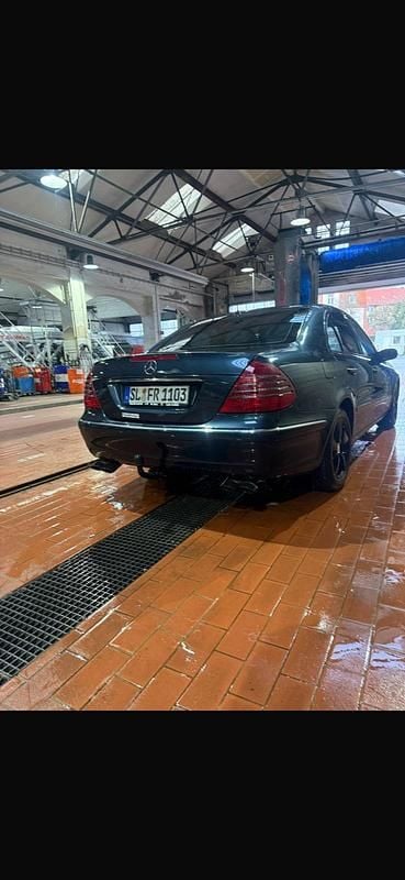 Gebraucht Mercedes E350 272 PS (200 kW) 2005 Andere farben Limousine