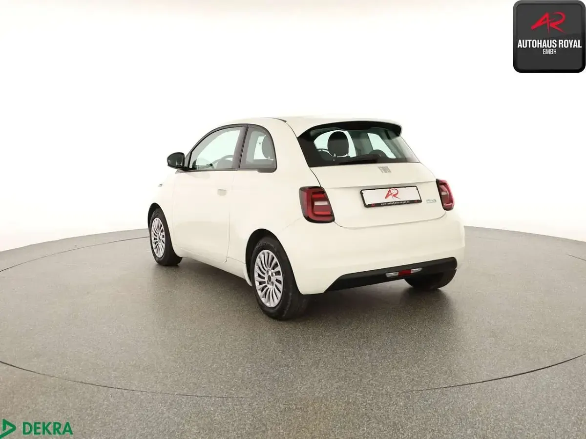Gebraucht Fiat 500e 86 kW (118 PS) 2023 Weiss Kleinwagen