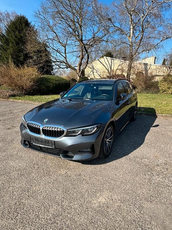 Gebraucht BMW 320 Shadowline 190 PS (139 kW) 2022 Grau Kombi
