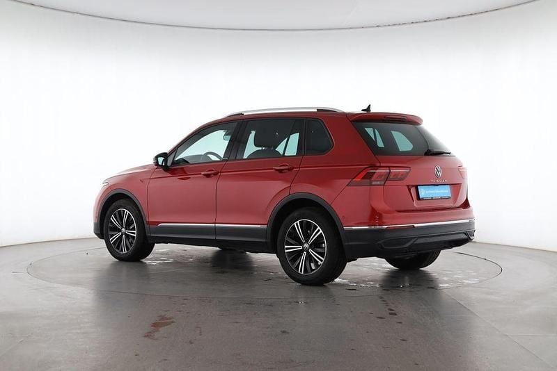 Gebraucht VW Tiguan Active 150 PS (110 kW) 2022 Kings red SUV