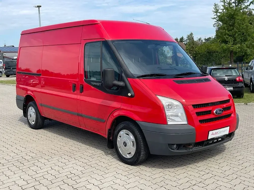 Gebraucht Ford 300 Trend 116 PS (85 kW) 2009 Rot Van / Kleinbus