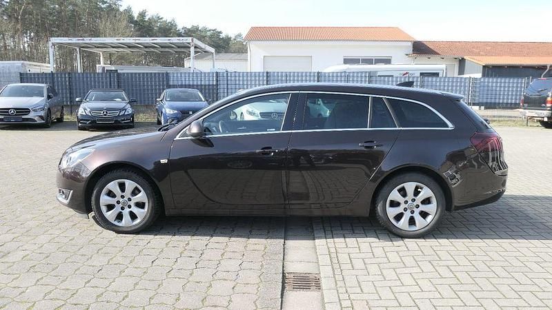 Gebraucht Opel Insignia Innovation 140 PS (102 kW) 2017 Braun Kombi