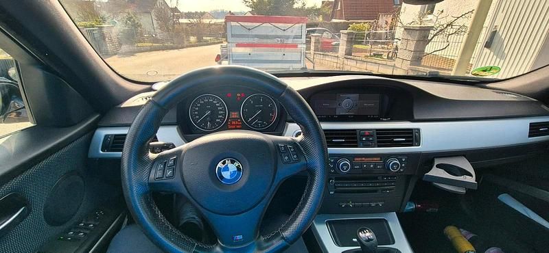 Gebraucht BMW 320 M Sport 177 PS (130 kW) 2007 Weiß Limousine