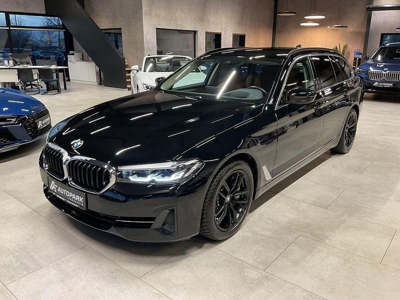 Schwarz ii Gebraucht 2022 BMW 530 Sport Line Kombi | 34.980 € (Guter Preis) - Bild 1/4