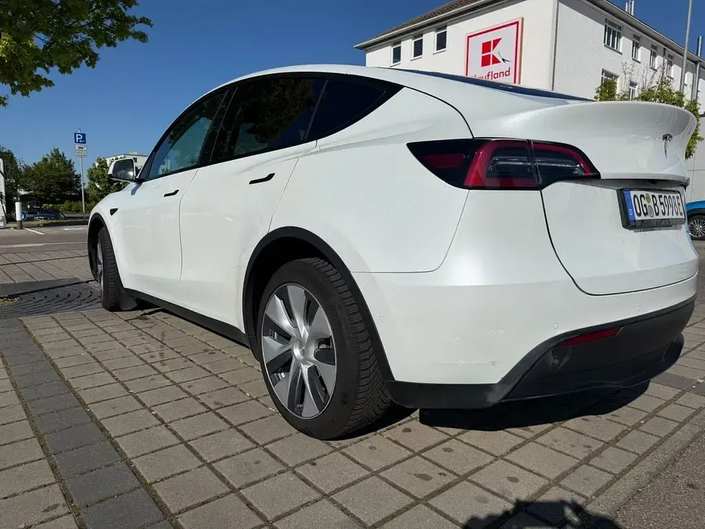 Gebraucht Tesla Model Y 324 kW (441 PS) 2022 Weiß SUV