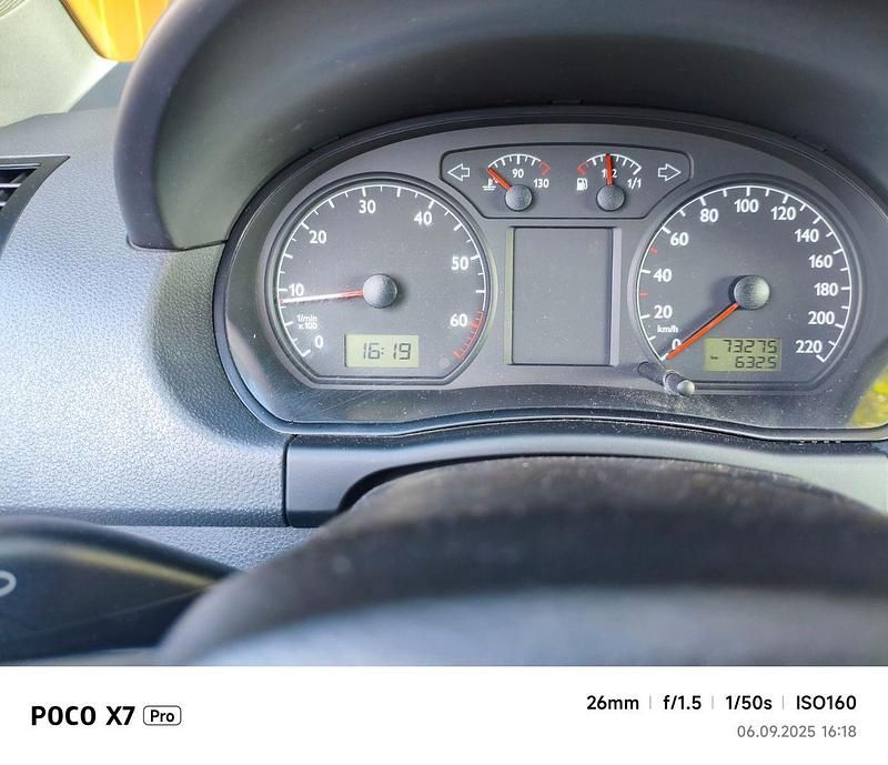 Rot Gebraucht 2003 VW Polo Basis Limousine | 2.100 € (Fairer Preis) - Bild 1/4