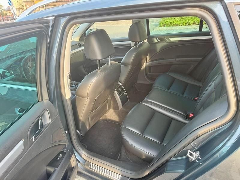 Gebraucht Skoda Superb 170 PS (125 kW) 2014 Grau Kombi