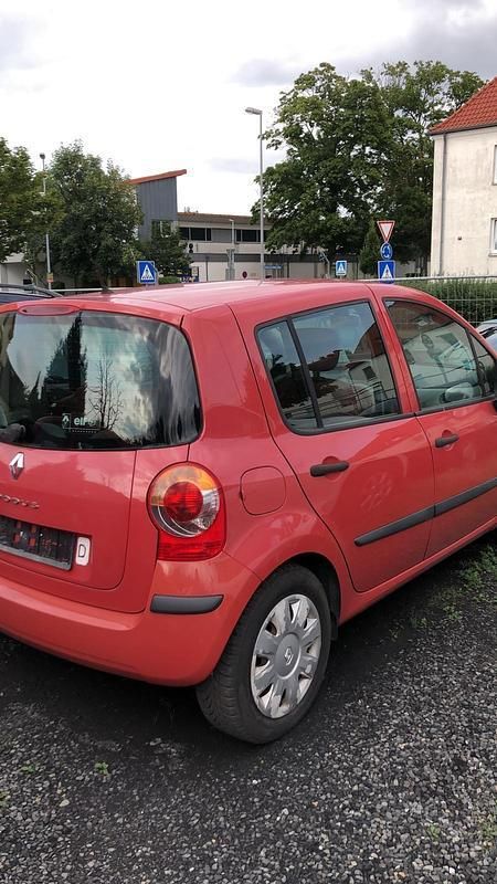 Rot Gebraucht 2005 Renault Modus Van / Kleinbus | 670 € - Bild 1/2