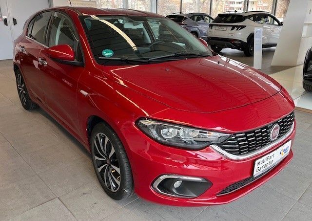 Rot Gebraucht 2018 Fiat Tipo Lounge Kombi | 14.890 € (Teuer) - Bild 1/4