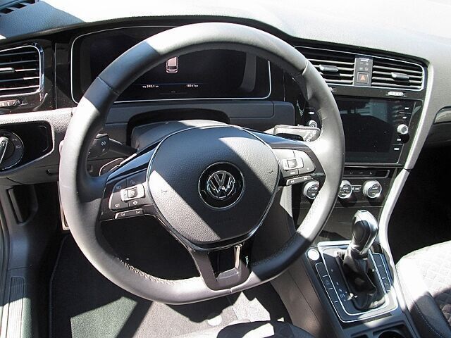 Gebraucht VW Golf VII Join 131 PS (96 kW) 2019 Schwarz metallic Kombi