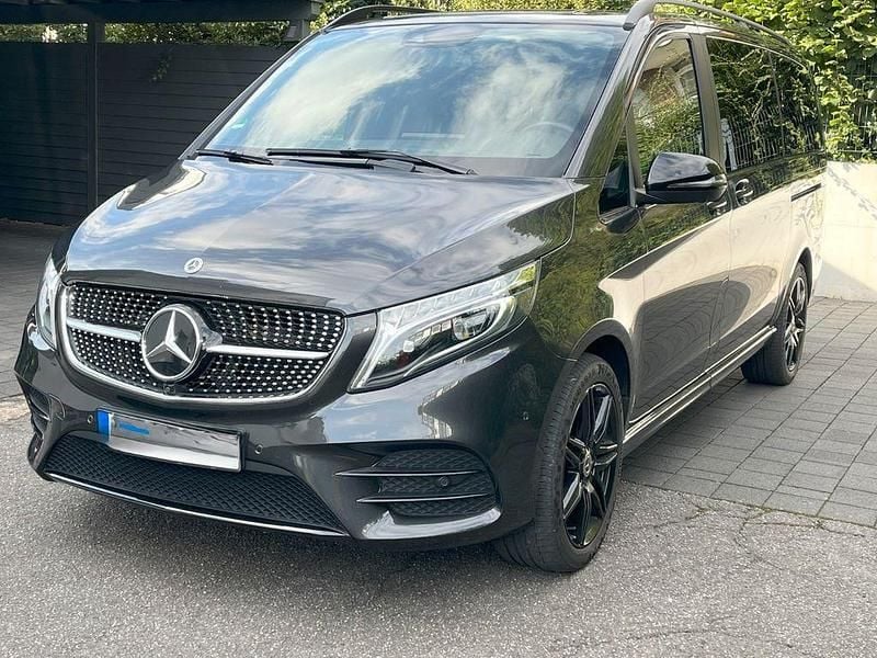 Gebraucht 2022 Mercedes V300 Avantgarde Van / Kleinbus | 55.700 € (Guter Preis) - Bild 1/4