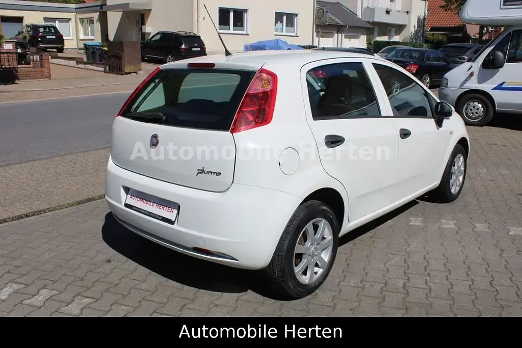 Gebraucht Fiat Grande Punto Active 77 PS (56 kW) 2009 Weiß Kleinwagen