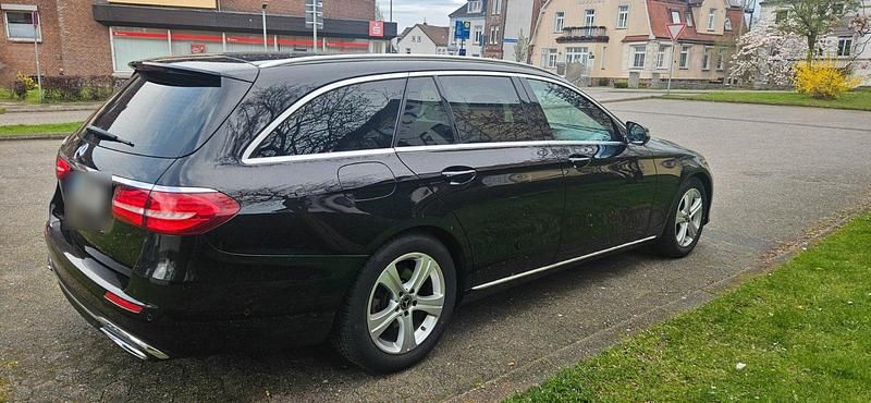 Gebraucht Mercedes E220 194 PS (142 kW) 2017 Schwarz Kombi