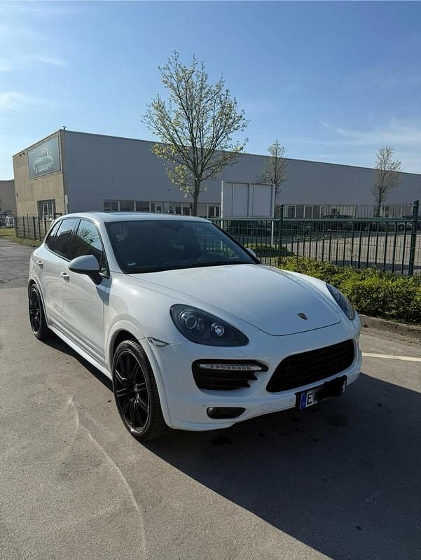 Weiß Gebraucht 2014 Porsche Cayenne GTS SUV | 33.200 € (Fairer Preis) - Bild 1/4