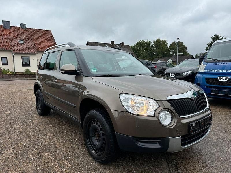 Braun Gebraucht 2012 Skoda Yeti Plus Edition SUV | 3.490 € (Fairer Preis) - Bild 1/4